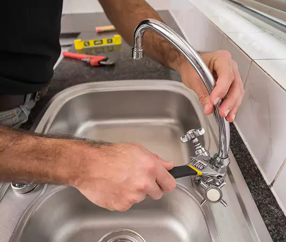 Local Experts for Faucet Repair in Santa Ana, CA:Schedule Affordable Faucet Repair Services with Us