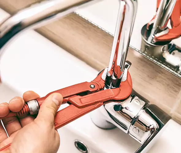 Expert Leak Repair Plumber in Santa Ana, CA